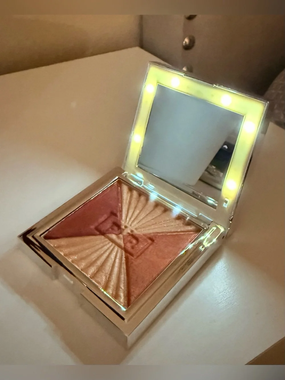 PÜR Out of the Blue “Ray of Light “ Blush Palette NWT